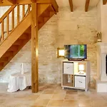 Isida, Maison Spacieuse Avec Terrasse Et Stationnement